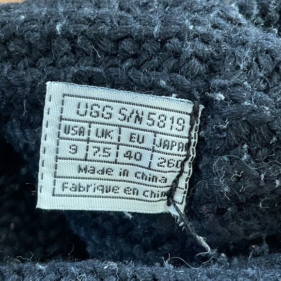 ✅SOLD✅2 Pairs Authentic UGG Boots - Picture 14 of 16